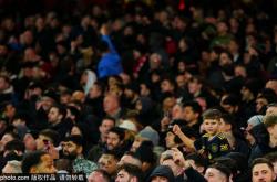 哪个外围平台稳 -阿森纳1-0领先！苏维门迪远射贴地斩，皮球击中门柱内侧入网！