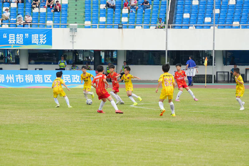 看球赛赏民俗，“广西县超”联赛一席看台尽显八桂风情